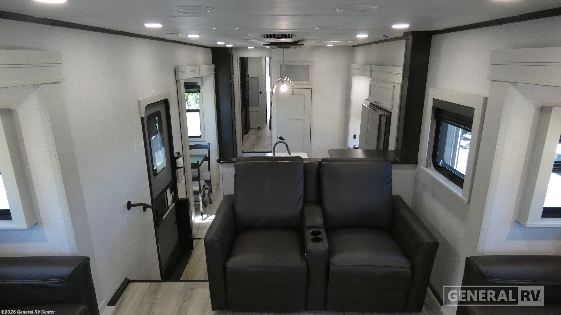 2025 Keystone Alpine 3700FL - Used Fifth Wheel For Sale by General RV Center in Elizabethtown, Pennsylvania