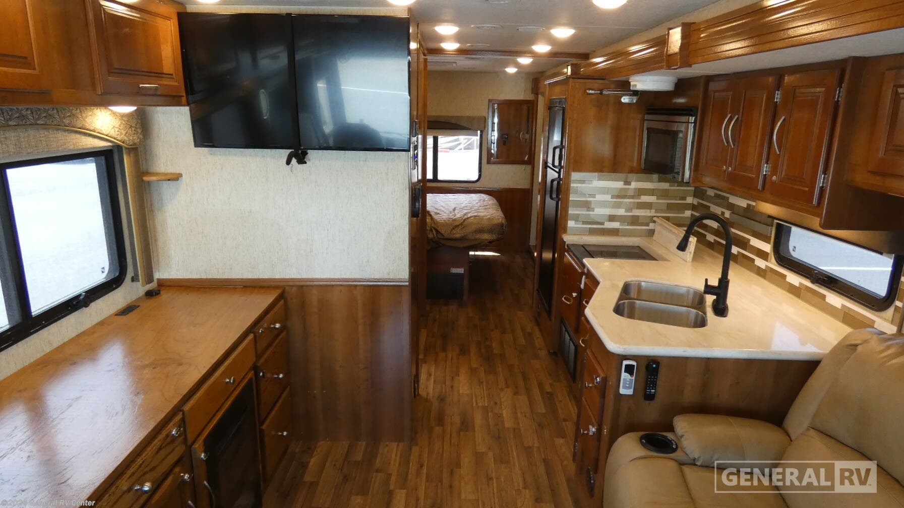 2018 Coachmen Mirada 29FW - Used Class A For Sale by General RV Center in Elizabethtown, Pennsylvania