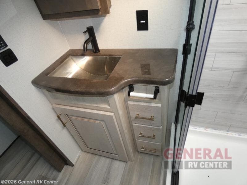 2022 Alliance RV Paradigm 390MP RV for Sale in Wayland, MI 49348