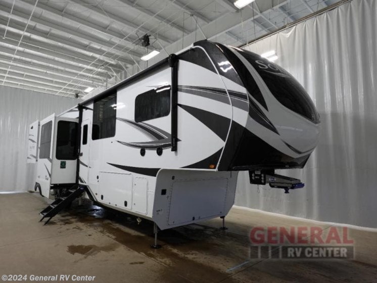 New 2025 Grand Design Solitude 390RK available in Wayland, Michigan