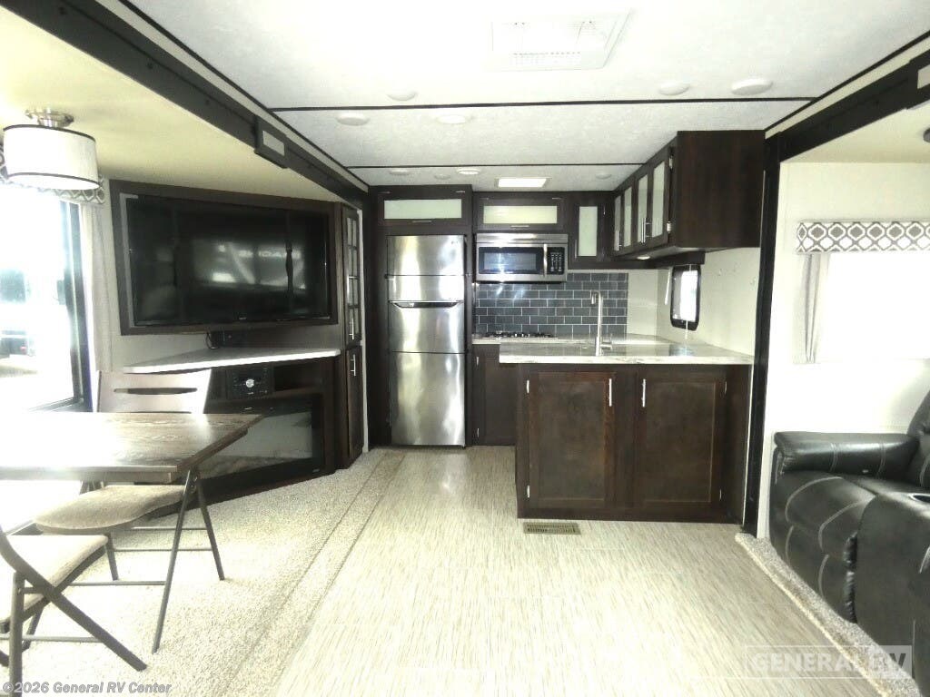 2019 Prime Time LaCrosse 3211RK-2SLD - Used Travel Trailer For Sale by General RV Center in Wayland, Michigan