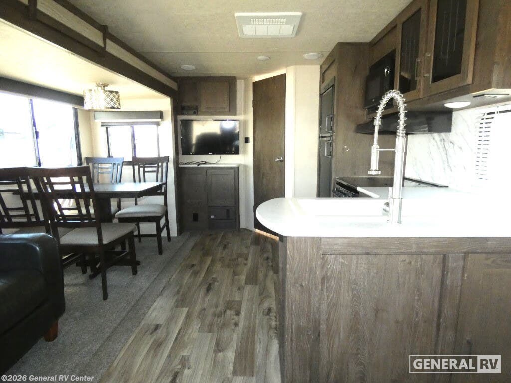 Used 2019 Forest River HERITAGE GLEN HYPER-LYTE 26RLHL available in Wayland, Michigan