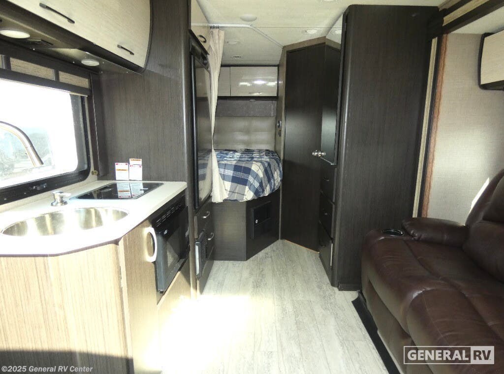 2018 Thor Motor Coach Gemini 23TK - Used Class C For Sale by General RV Center in Wayland, Michigan