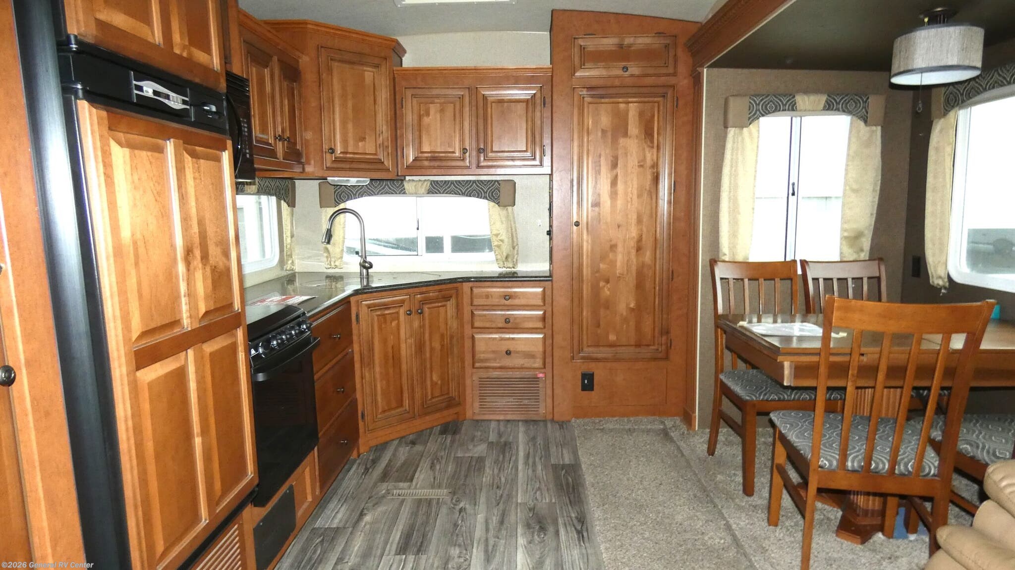 2017 Northwood Arctic Fox 27-5L - Used Fifth Wheel For Sale by General RV Center in Wayland, Michigan