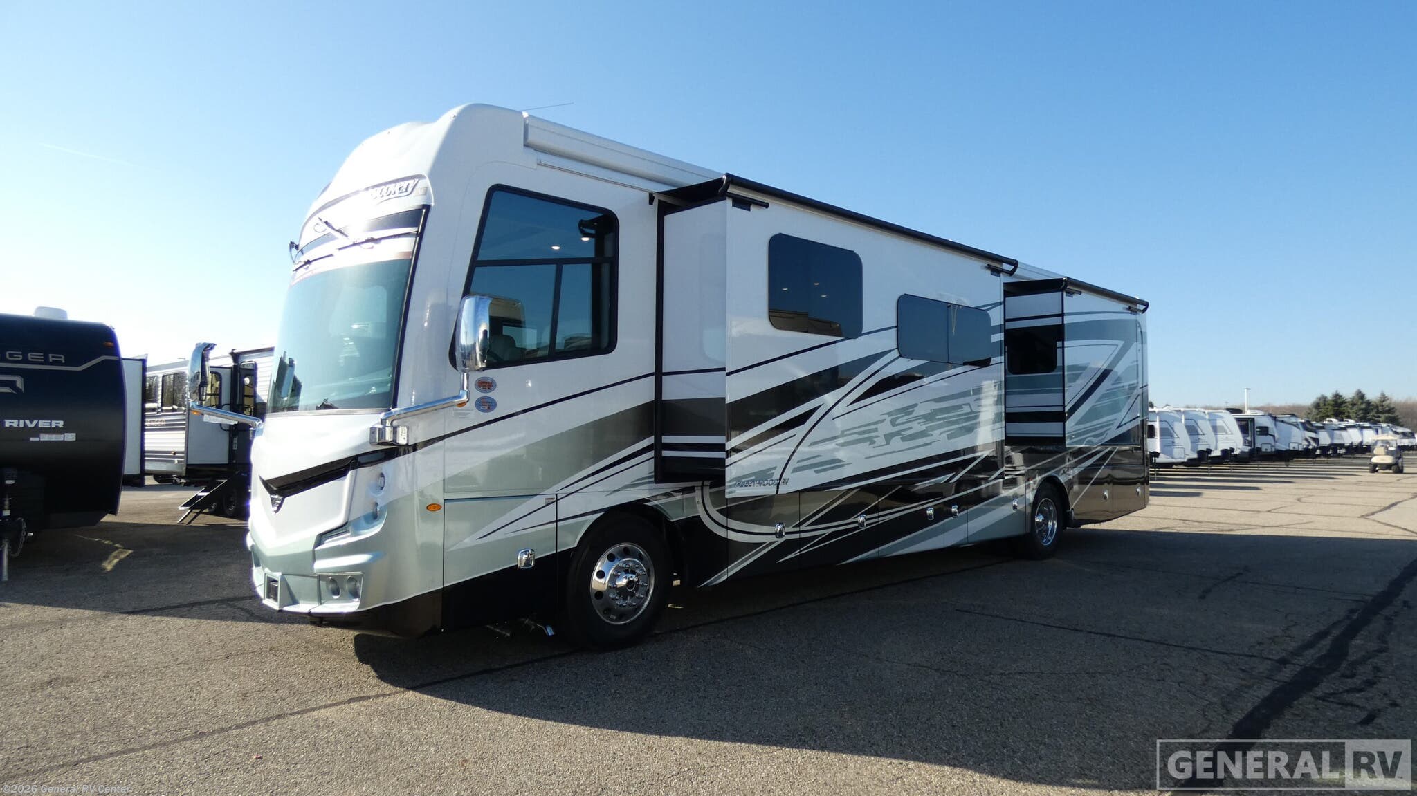 2026 Fleetwood Discovery LXE 40M - New Class A For Sale by General RV Center in Wayland, Michigan