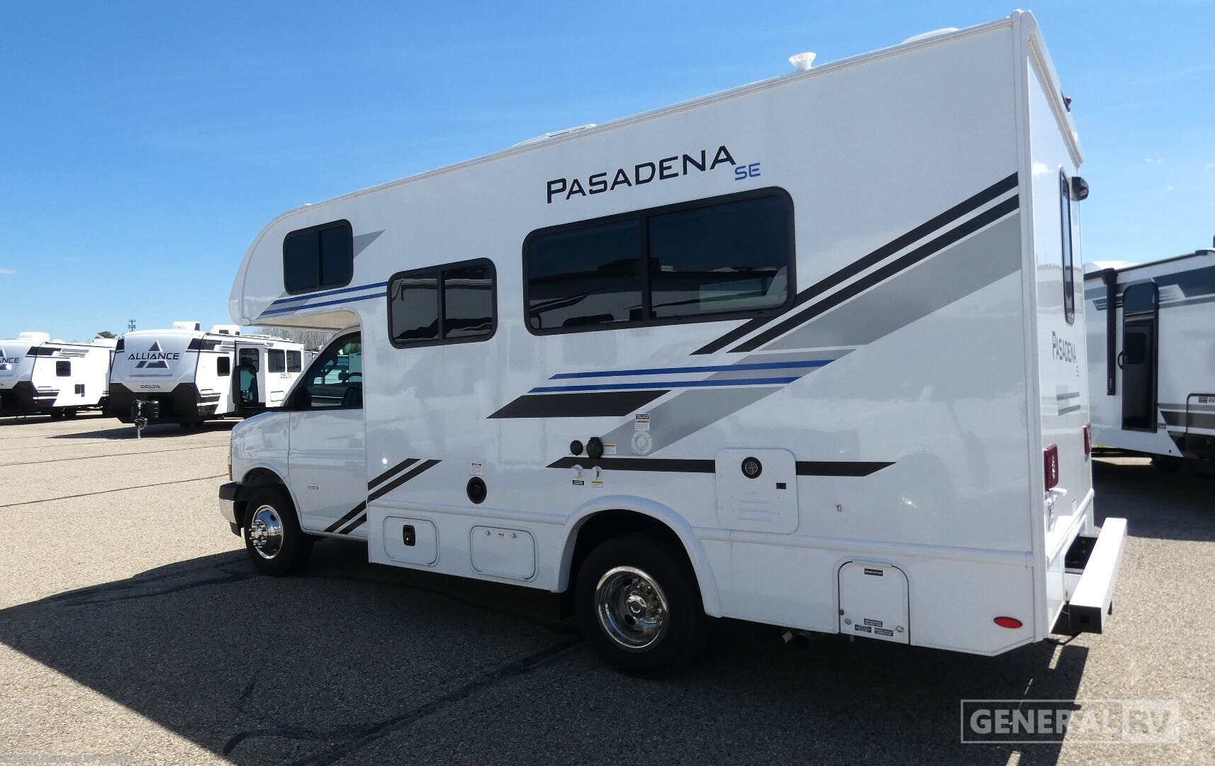2026 Pasadena SE SX19 Chevy by Thor Motor Coach from General RV Center in Wayland, Michigan