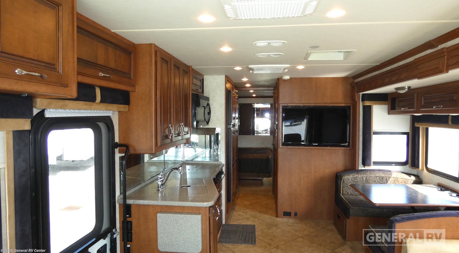 2011 Fleetwood Southwind 32VS - Used Class A For Sale by General RV Center in Wayland, Michigan