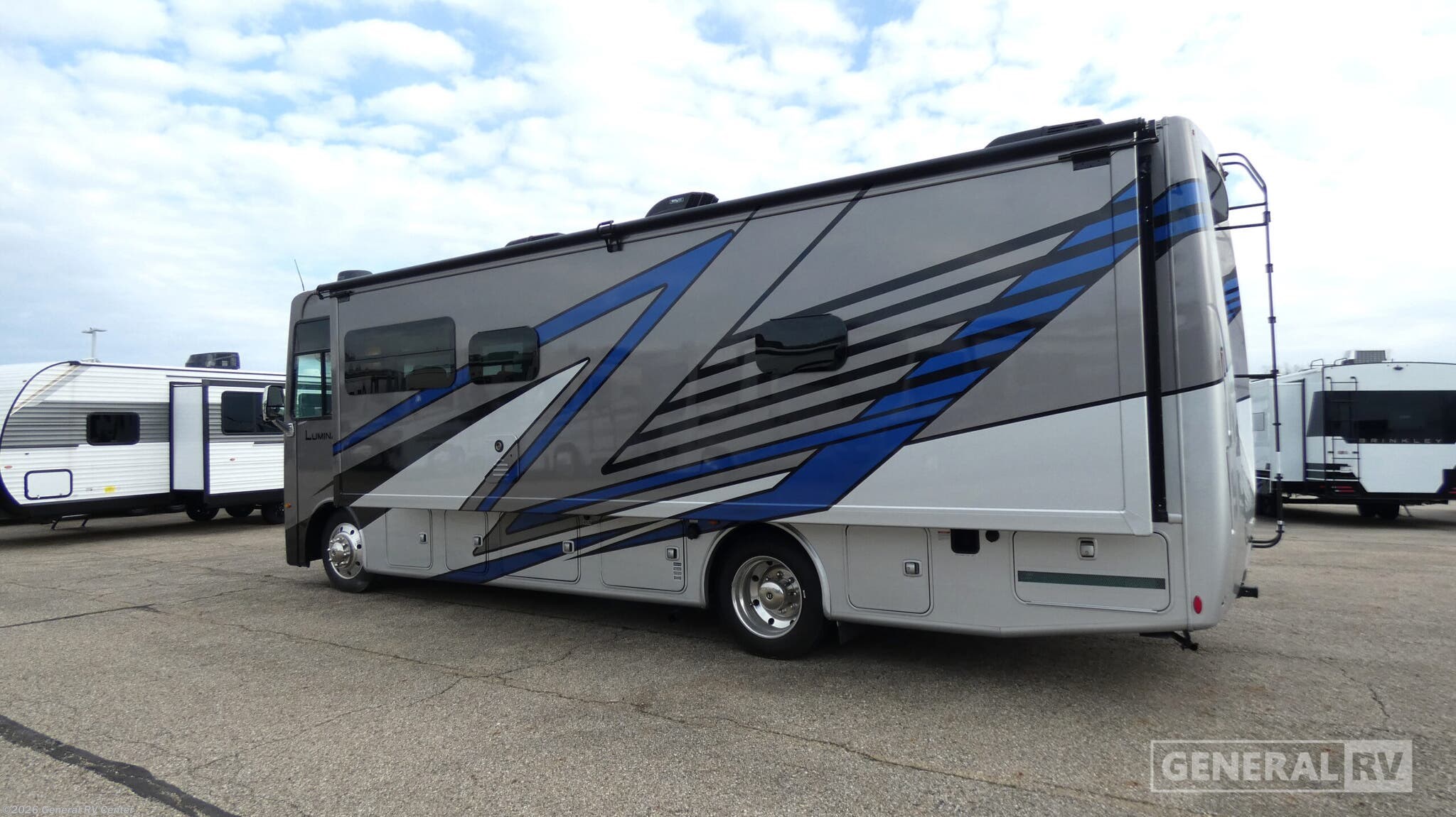 2026 Luminate MM30 by Thor Motor Coach from General RV Center in Wayland, Michigan