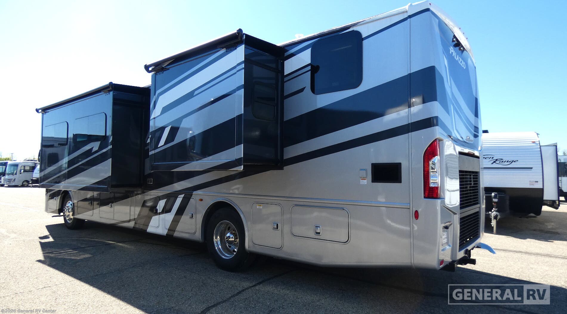 2026 Palazzo GT 37.5 by Thor Motor Coach from General RV Center in Wayland, Michigan