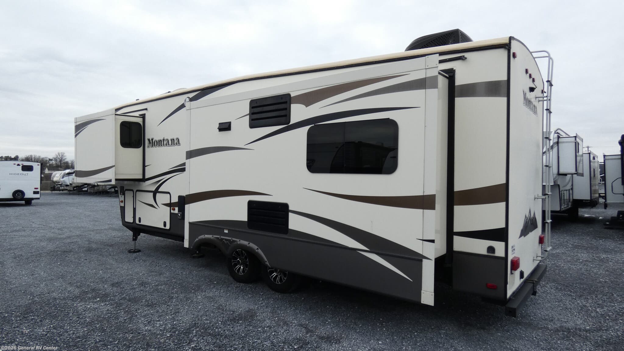 2016 Montana 3000RE by Keystone from General RV Center in Wayland, Michigan