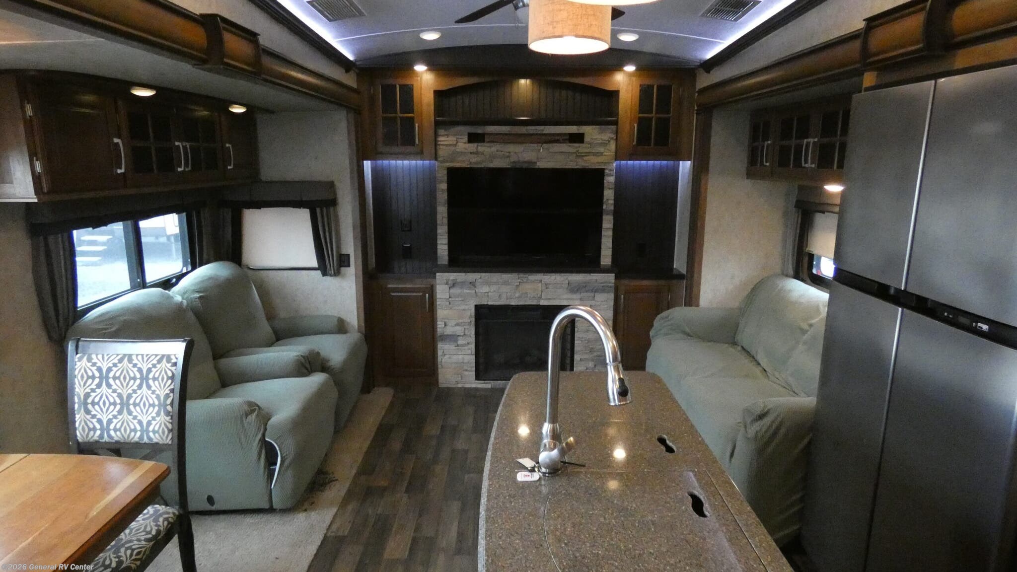 2016 Keystone Montana 3000RE - Used Fifth Wheel For Sale by General RV Center in Wayland, Michigan