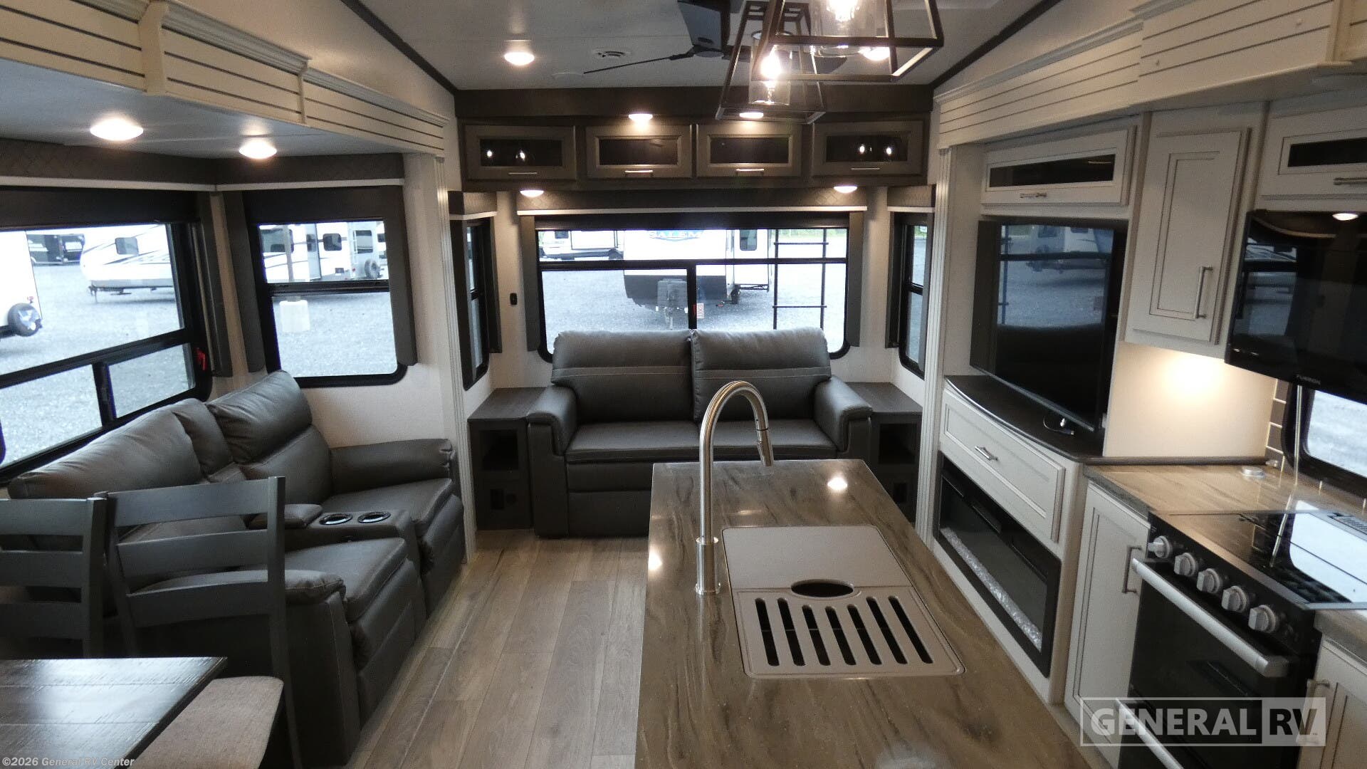 2024 Keystone Cougar 290RLS - Used Fifth Wheel For Sale by General RV Center in Wayland, Michigan