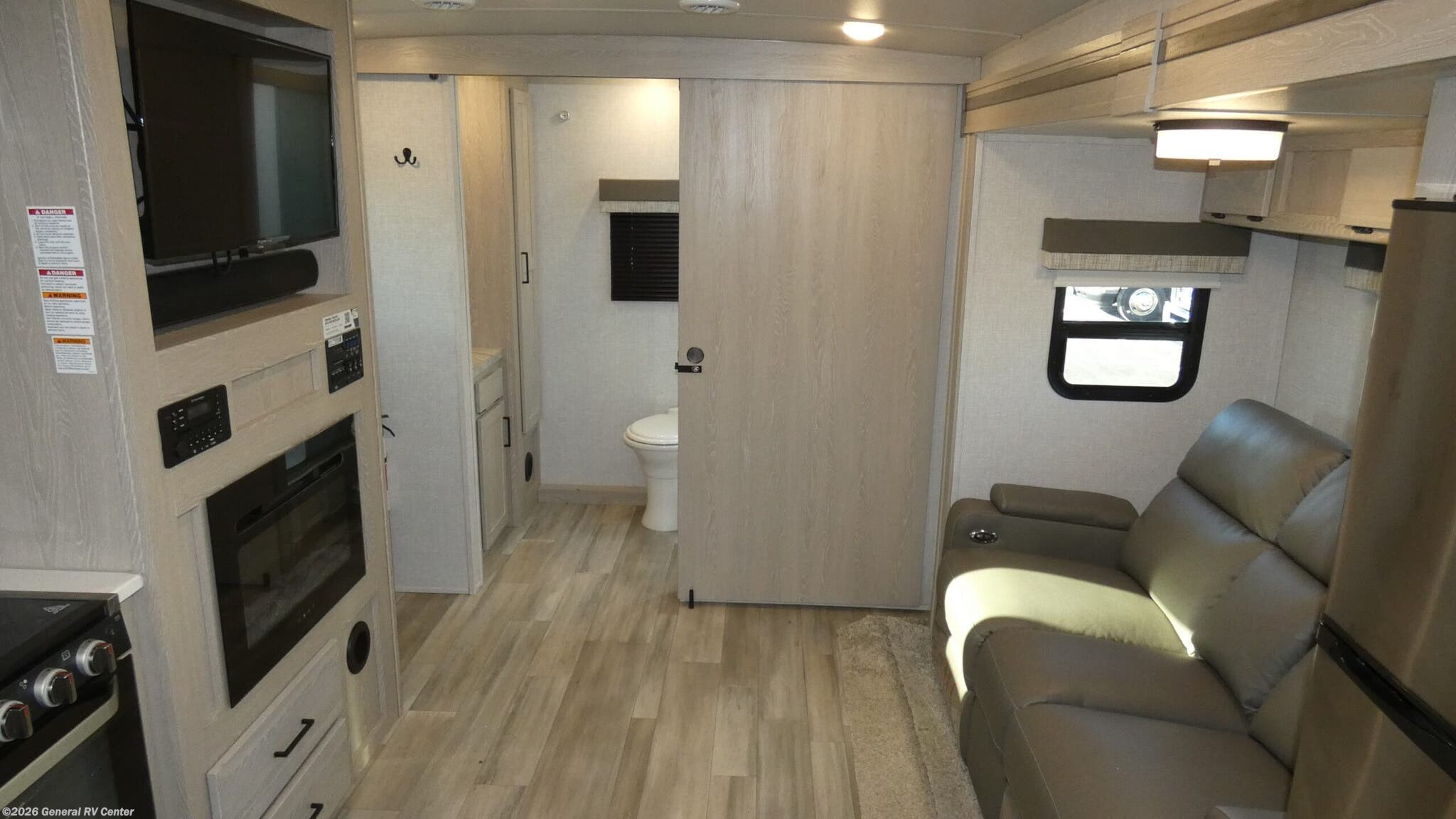 2022 Forest River Flagstaff Micro Lite 25FBLS - Used Travel Trailer For Sale by General RV Center in Wayland, Michigan
