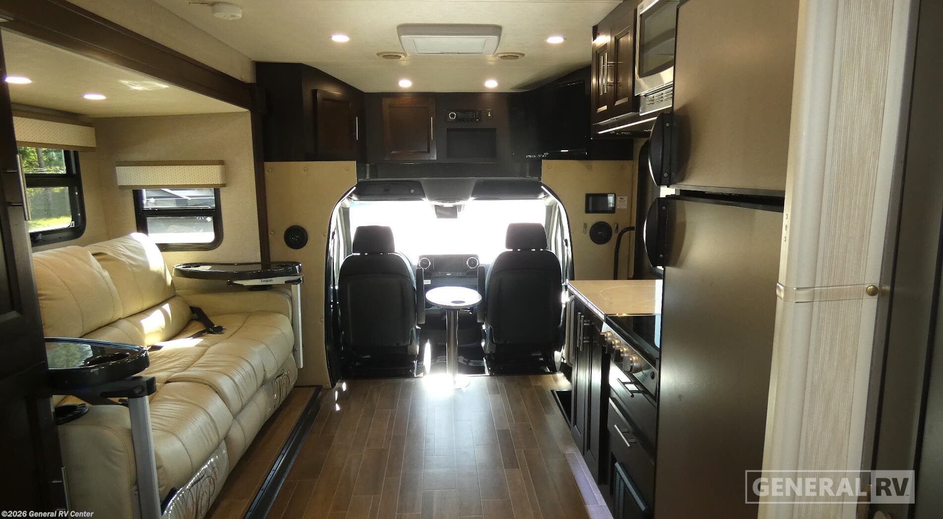 Used 2021 Dynamax Corp ISATA 24FW available in Wayland, Michigan
