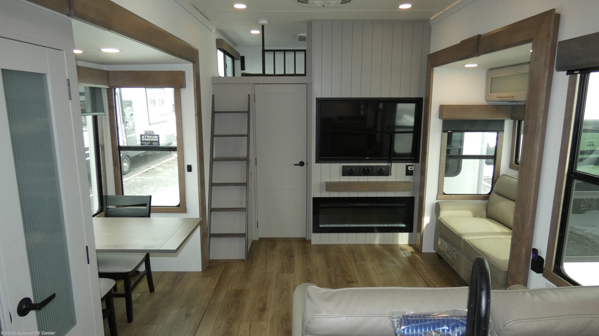 2025 Alliance RV Paradigm 395DS - Used Fifth Wheel For Sale by General RV Center in Wayland, Michigan