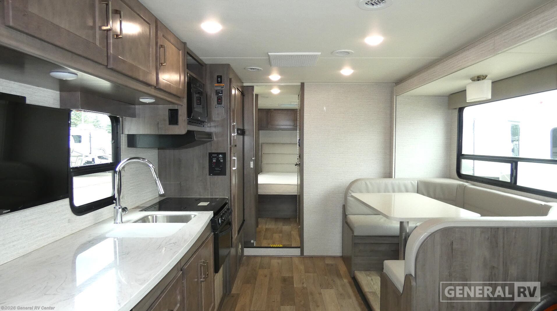 2020 Winnebago Minnie Winnie 31K - Used Class C For Sale by General RV Center in Wayland, Michigan