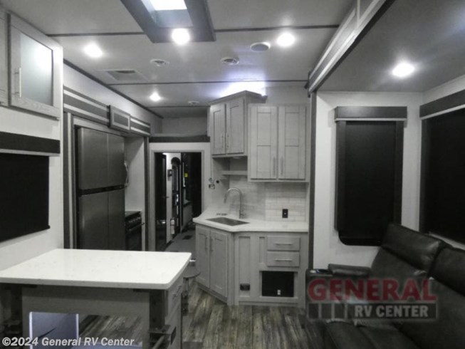 2023 Fuzion 424 by Keystone from General RV Center in Wixom, Michigan