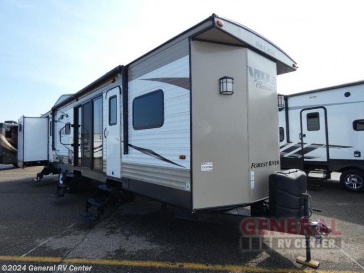 Used 2018 Forest River Salem Villa Series 402QBQ Classic available in Wixom, Michigan