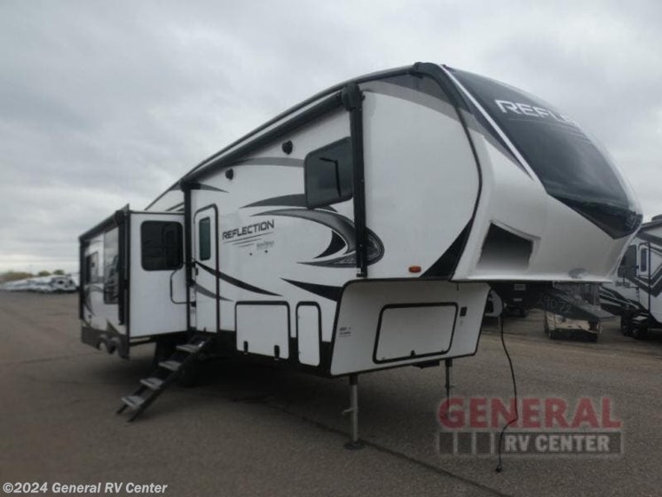 Used 2022 Grand Design Reflection 303RLS available in Wixom, Michigan