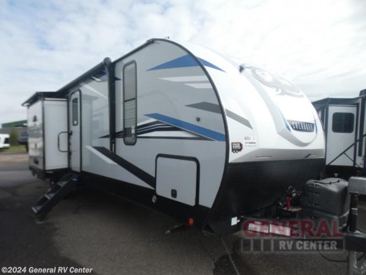 Used 2022 Forest River Cherokee Alpha Wolf 33BH-L available in Wixom, Michigan