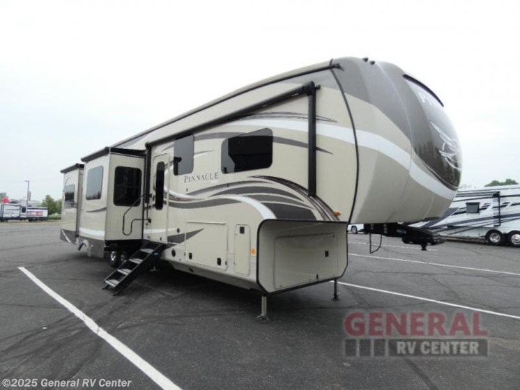 Used 2019 Jayco Pinnacle 38REFS available in Wixom, Michigan