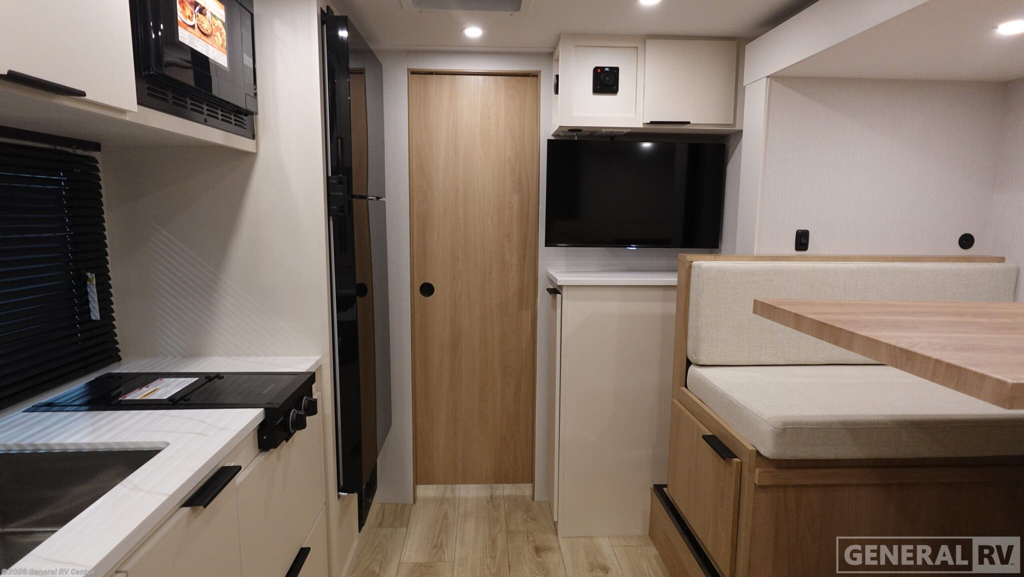 2026 Winnebago Micro Minnie 2108TB - New Travel Trailer For Sale by General RV Center in Wixom, Michigan