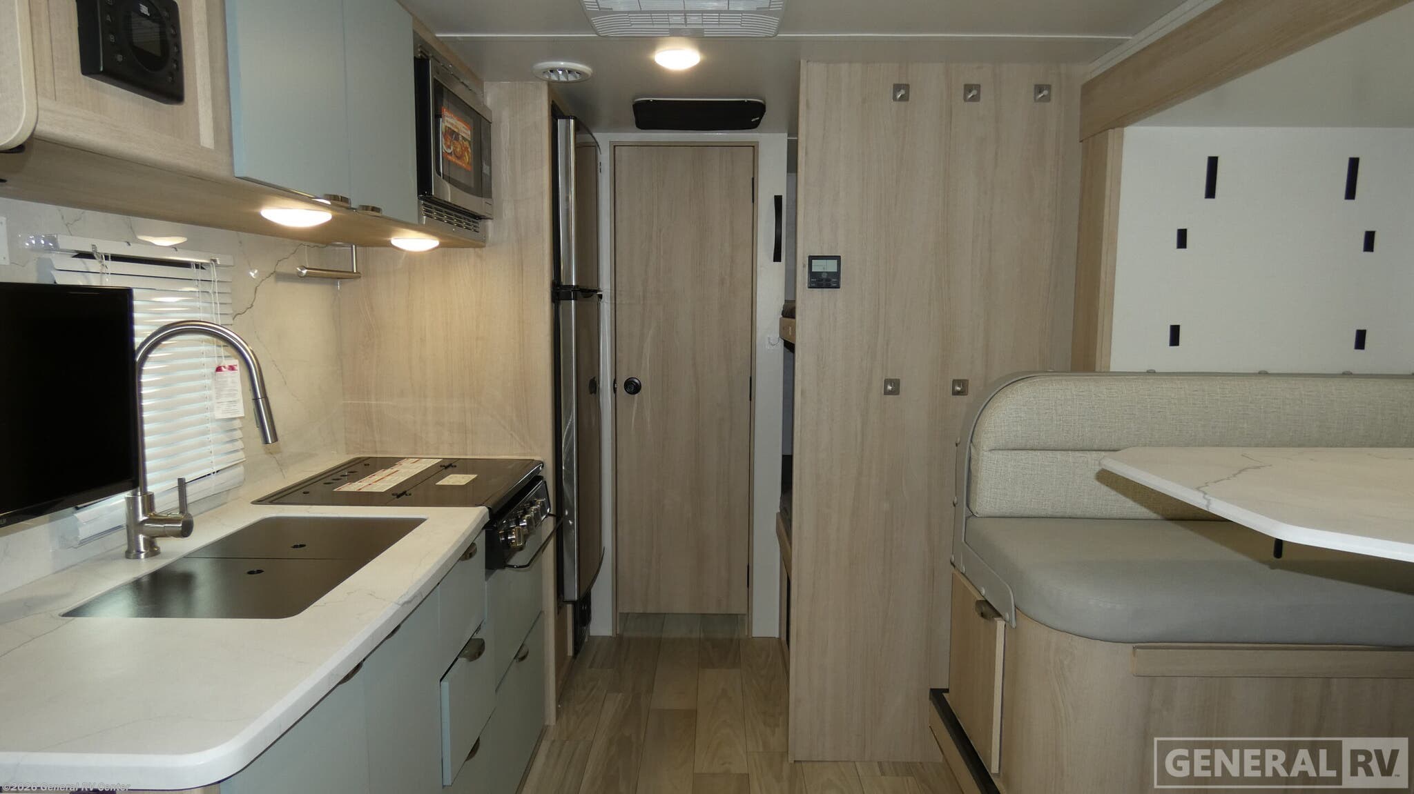 2023 Winnebago Micro Minnie 2100BH - Used Travel Trailer For Sale by General RV Center in Wixom, Michigan