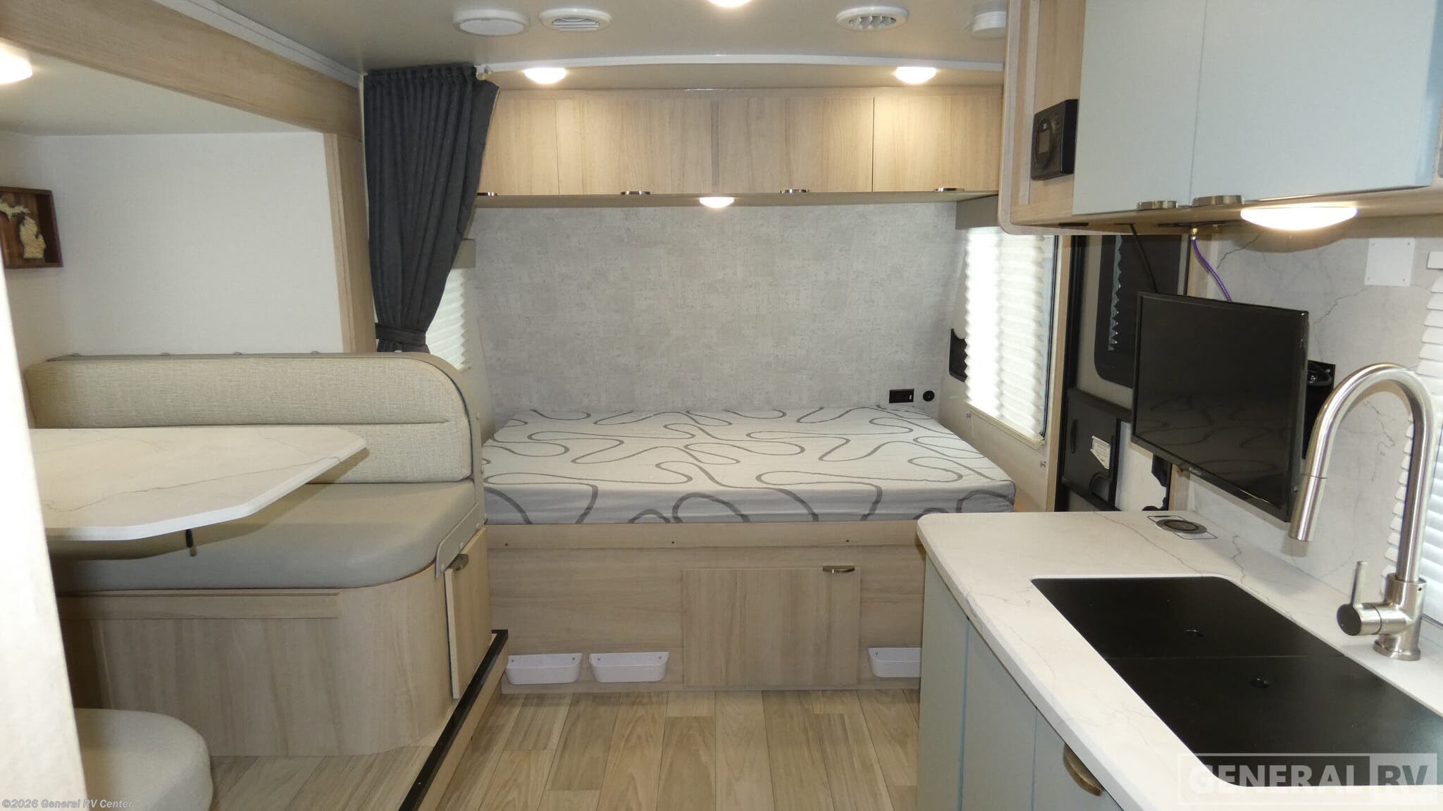 Used 2023 Winnebago Micro Minnie 2100BH available in Wixom, Michigan