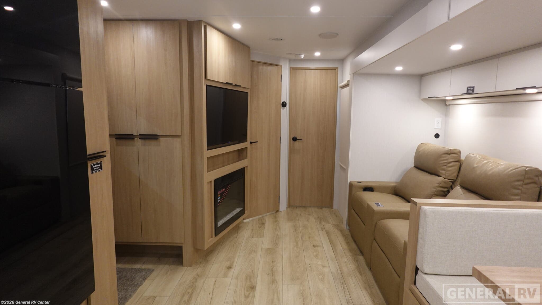 2026 Winnebago Thrive 26FKD - New Travel Trailer For Sale by General RV Center in Wixom, Michigan