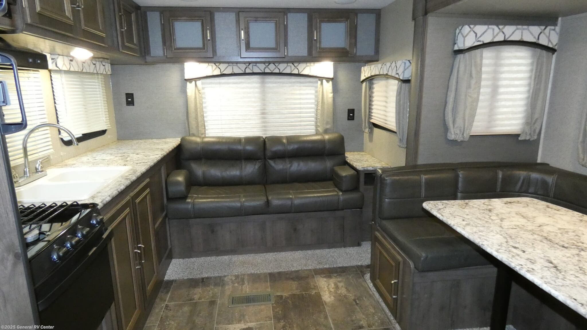 2018 Keystone Passport GT 2520RL - Used Travel Trailer For Sale by General RV Center in Wixom, Michigan