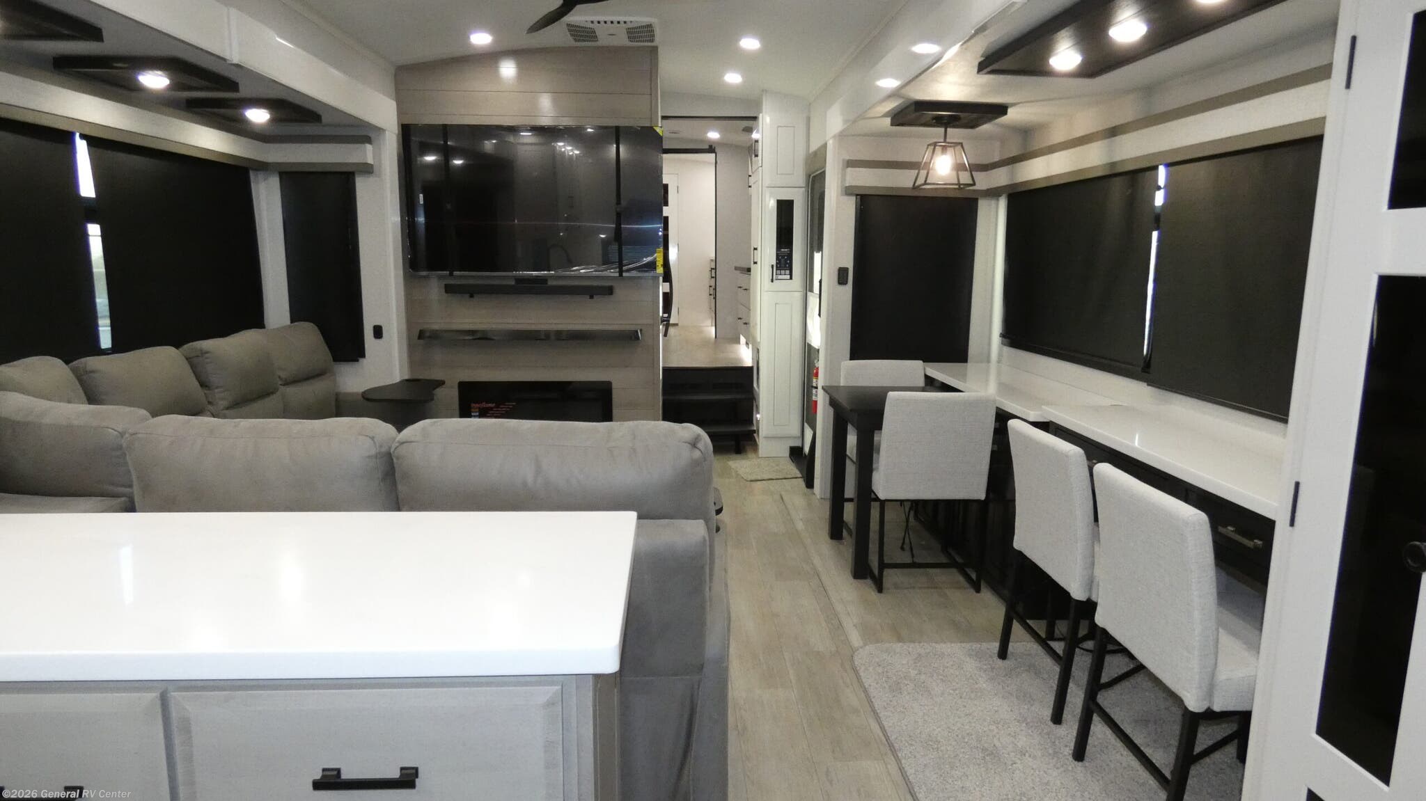 New 2026 Jayco Pinnacle 38FBRK available in Wixom, Michigan