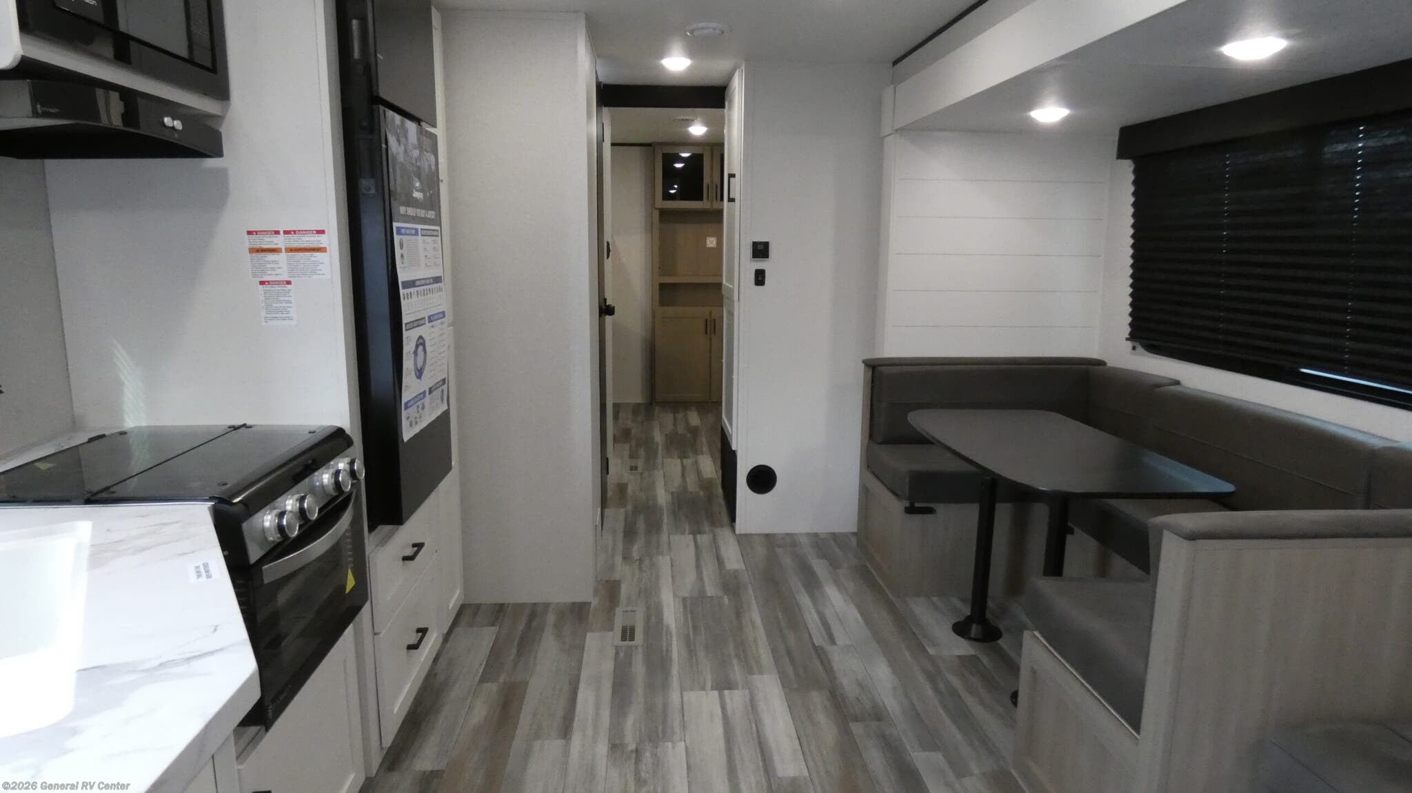 2026 Jayco Jay Flight SLX 321BDS - New Travel Trailer For Sale by General RV Center in Wixom, Michigan