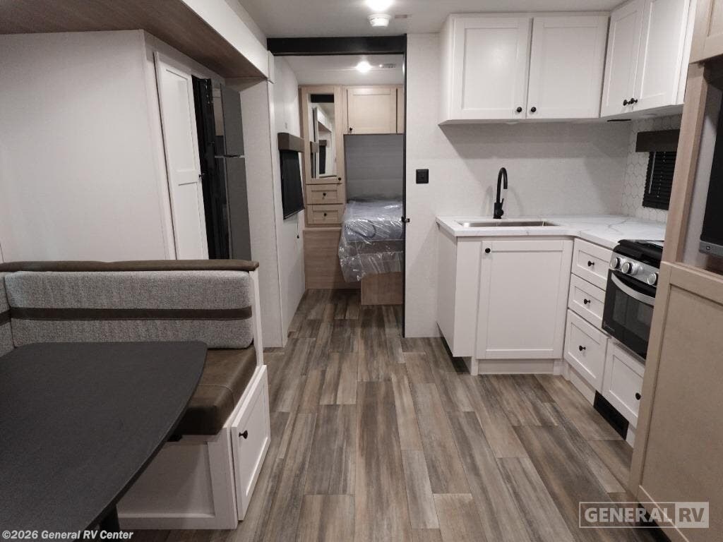 New 2026 Highland Ridge Range Lite 241BH available in Wixom, Michigan