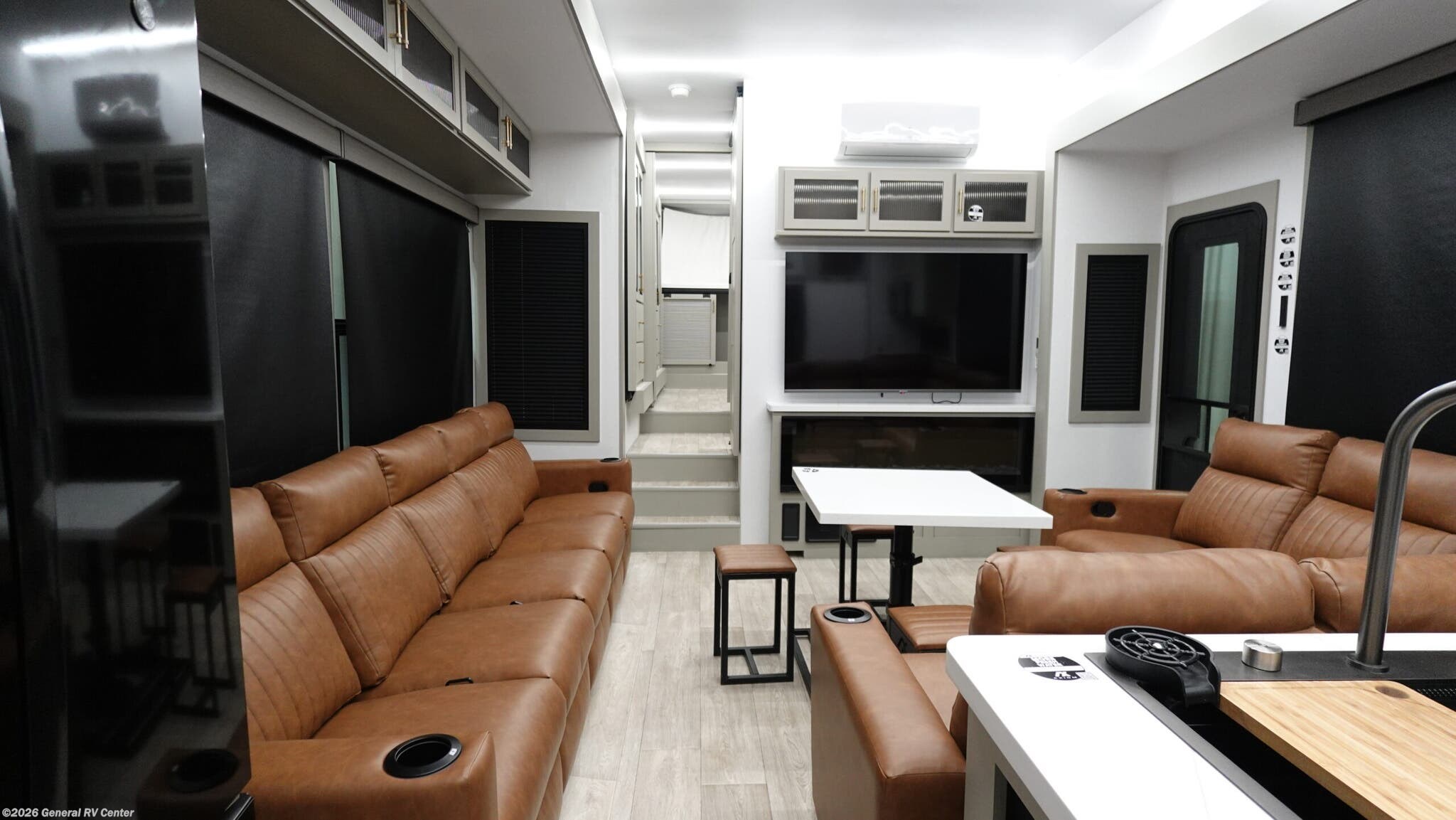 New 2026 Axiom Vendetta V4250 available in Wixom, Michigan