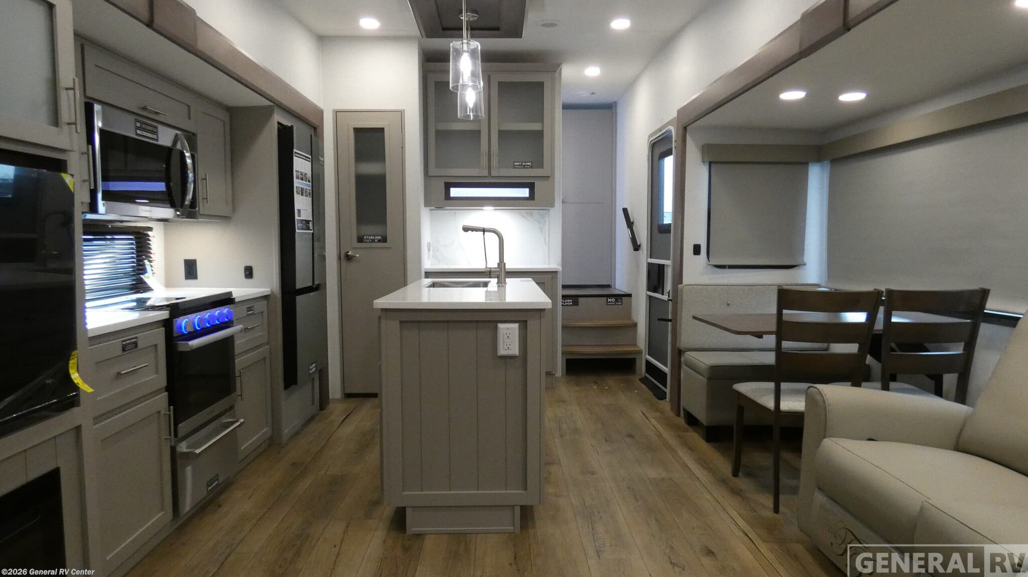 New 2026 Alliance RV Avenue 29RL available in Wixom, Michigan