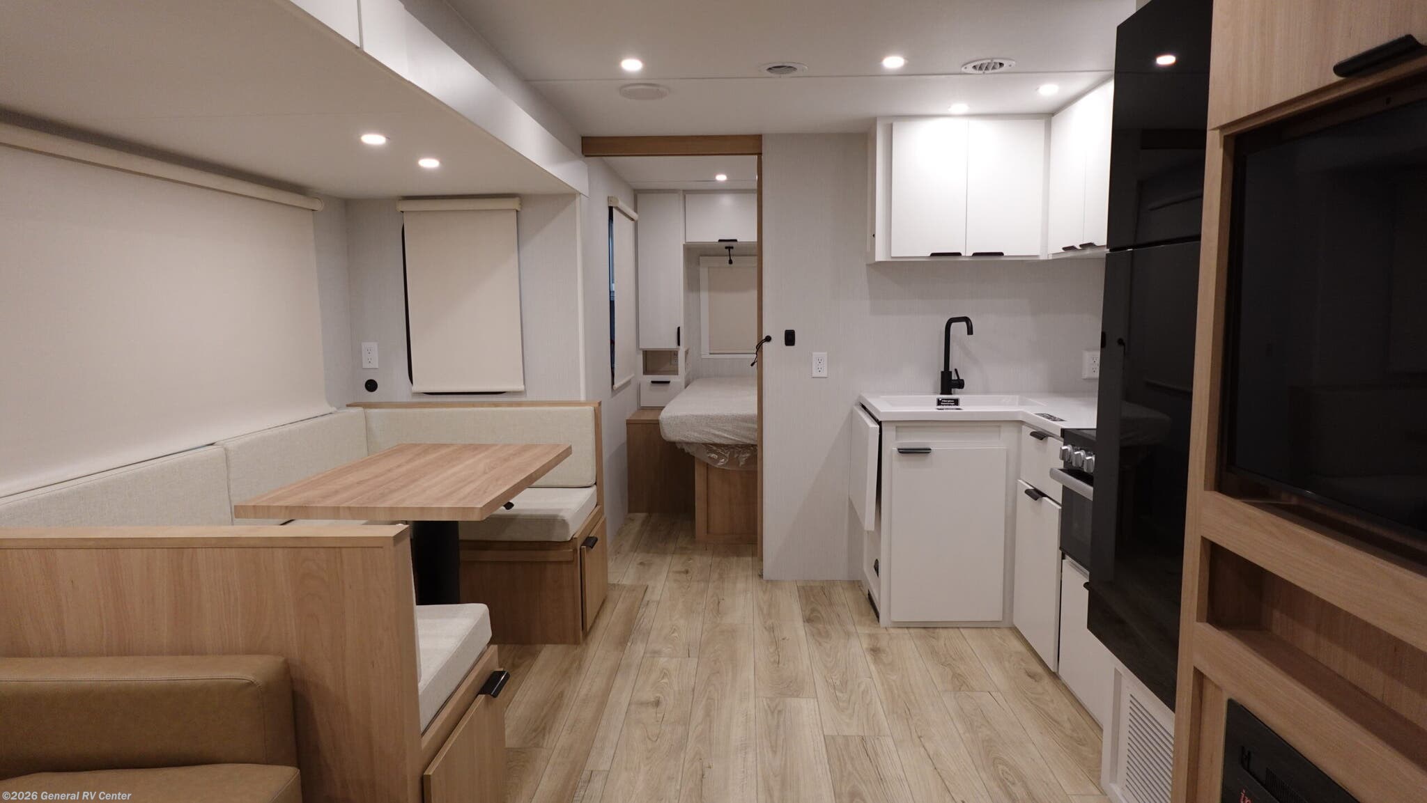 New 2026 Winnebago Thrive 28BHS available in Wixom, Michigan