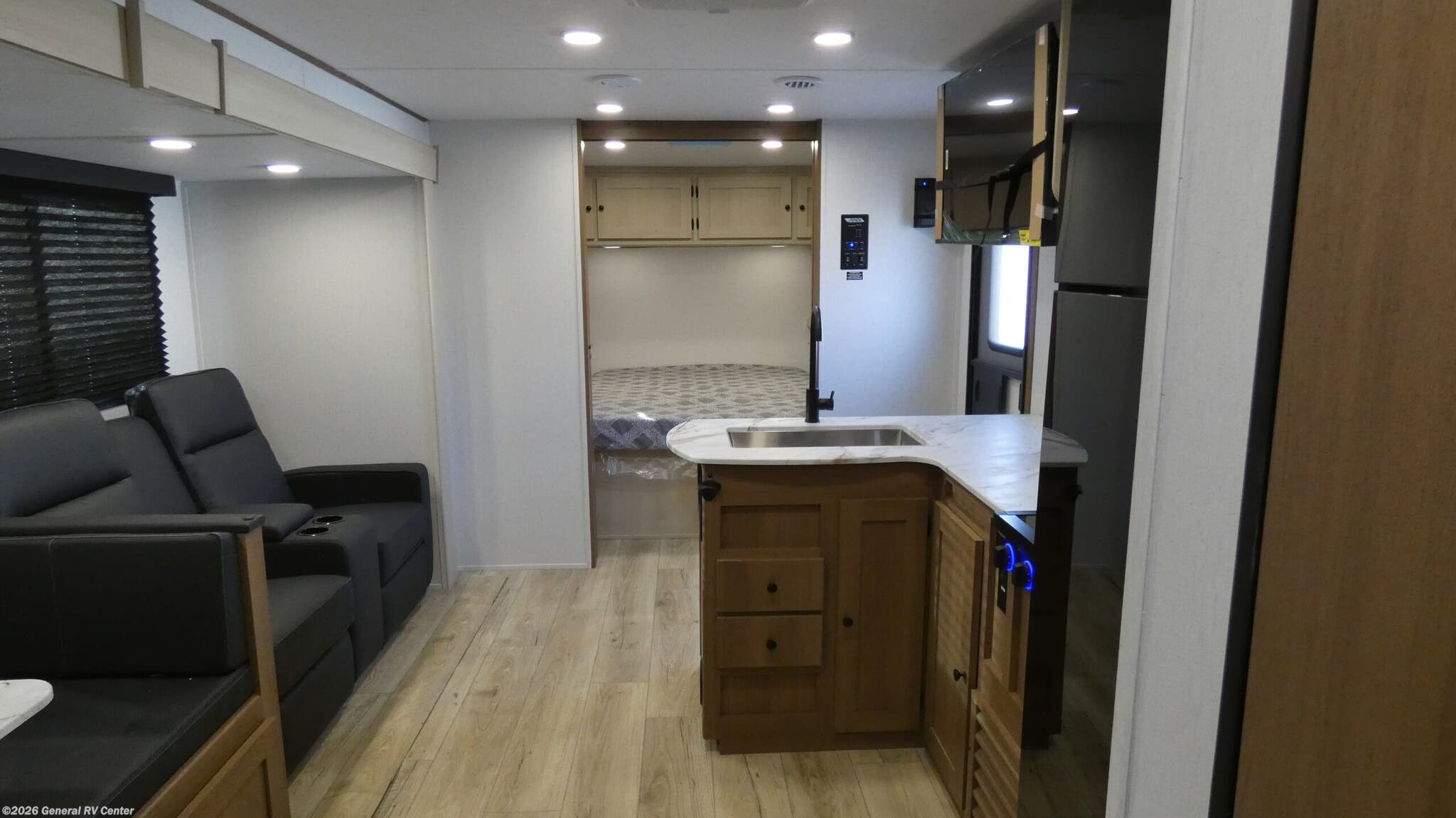 New 2026 Coachmen Apex 24RBX available in Wixom, Michigan