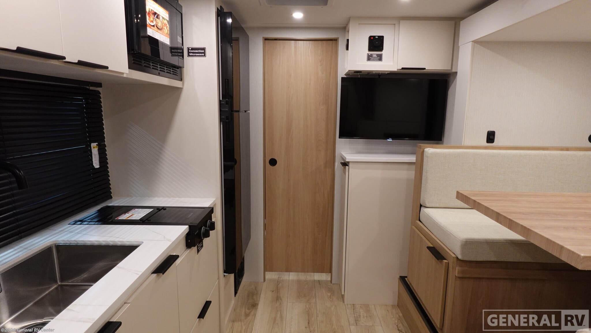 2026 Winnebago Micro Minnie 2108DS - New Travel Trailer For Sale by General RV Center in Wixom, Michigan