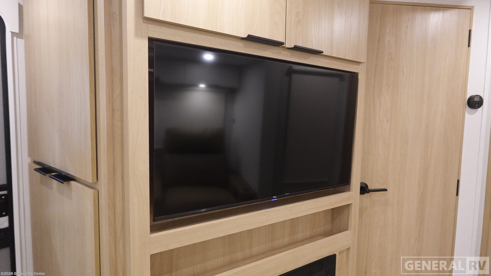 New 2026 Winnebago Thrive 26FKD available in Wixom, Michigan