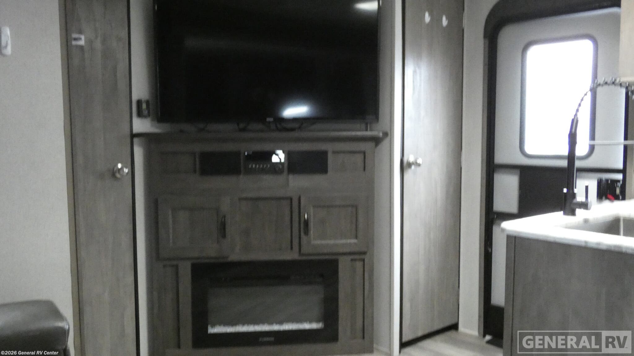 Used 2020 Forest River Vibe 26BH available in Wixom, Michigan