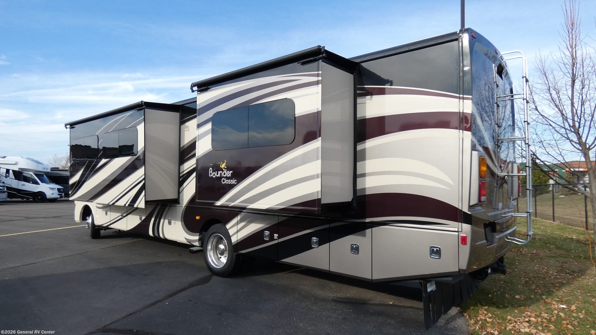 2015 Bounder Classic 36H by Fleetwood from General RV Center in Wixom, Michigan