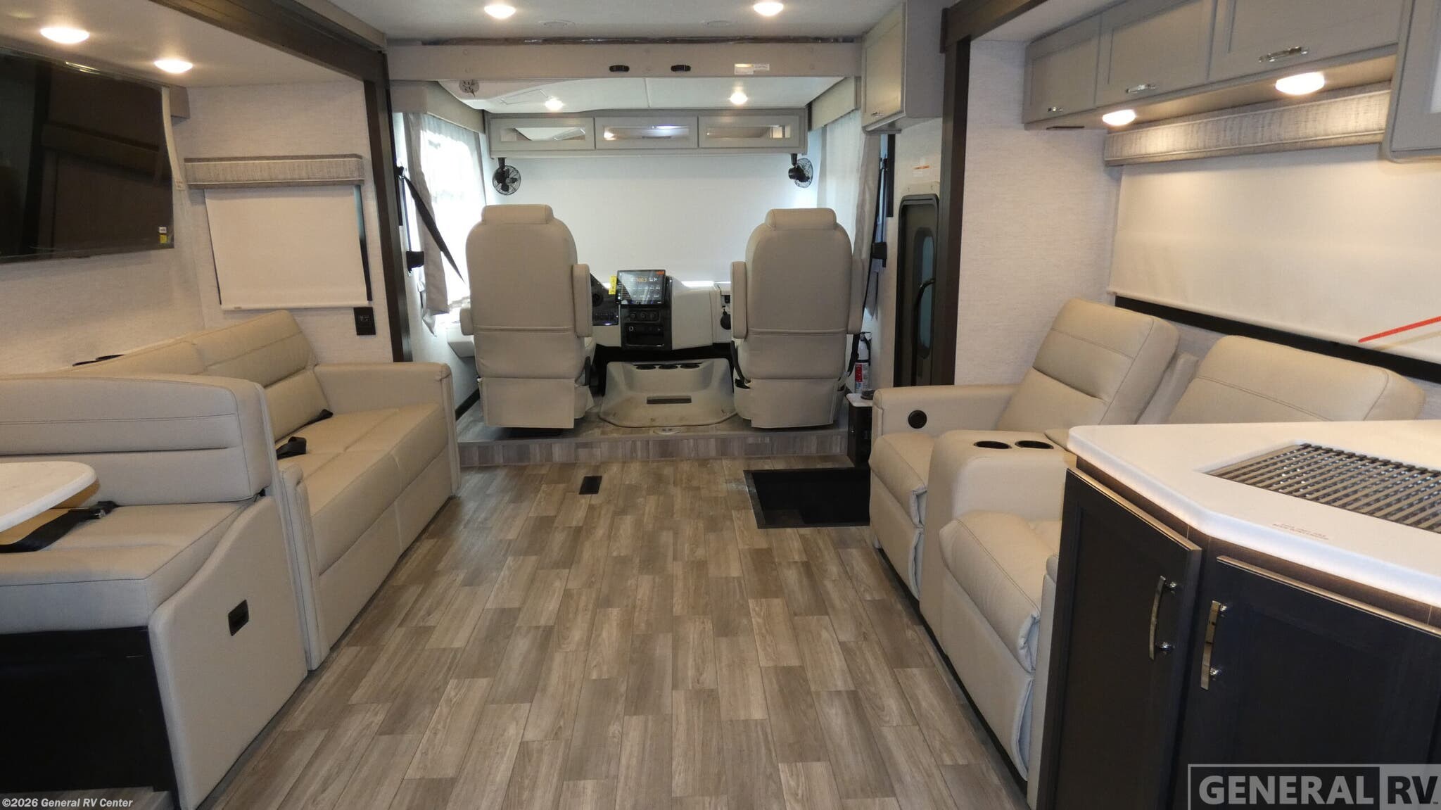 New 2026 Thor Motor Coach Luminate CC35 available in Wixom, Michigan