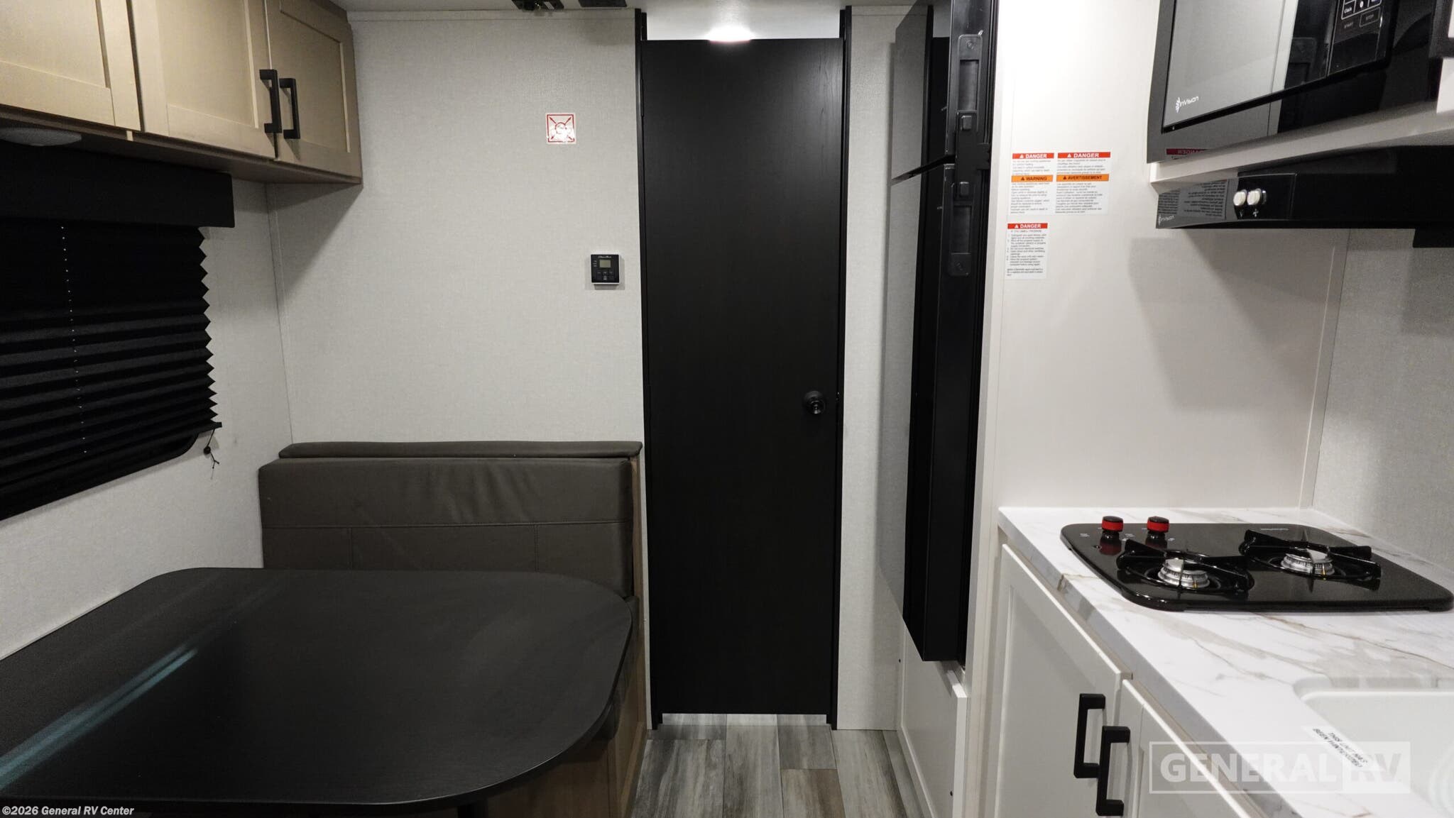 2026 Jayco Flight 175FQ - New Travel Trailer For Sale by General RV Center in Wixom, Michigan