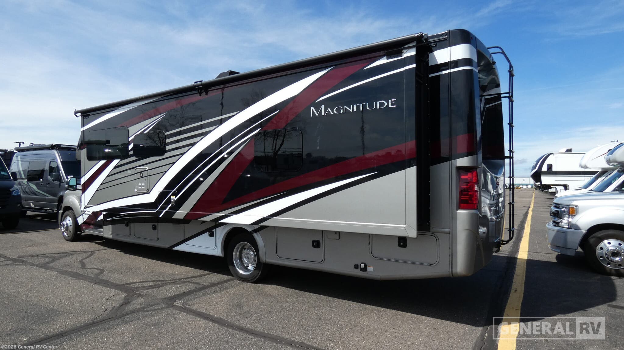 2022 Magnitude SV34-4WD by Thor Motor Coach from General RV Center in Wixom, Michigan