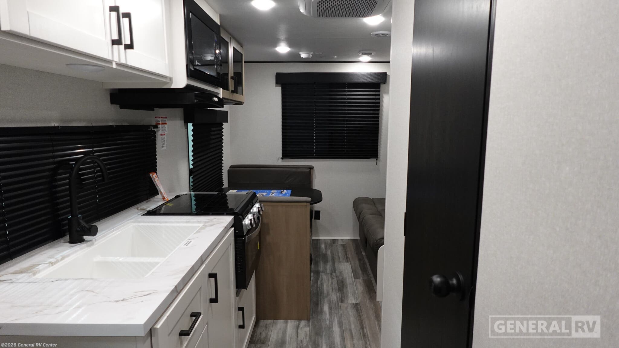 2026 Jayco Flight 210QB - New Travel Trailer For Sale by General RV Center in Wixom, Michigan