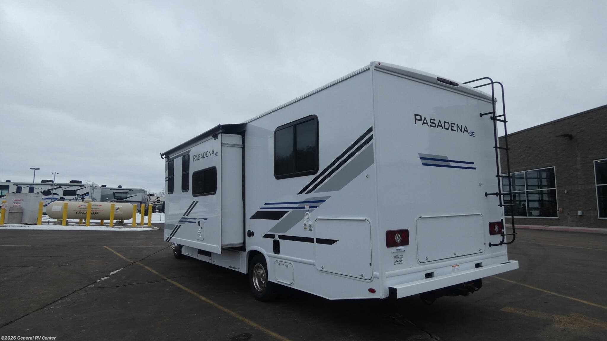 2026 Pasadena SE28 by Thor Motor Coach from General RV Center in Wixom, Michigan
