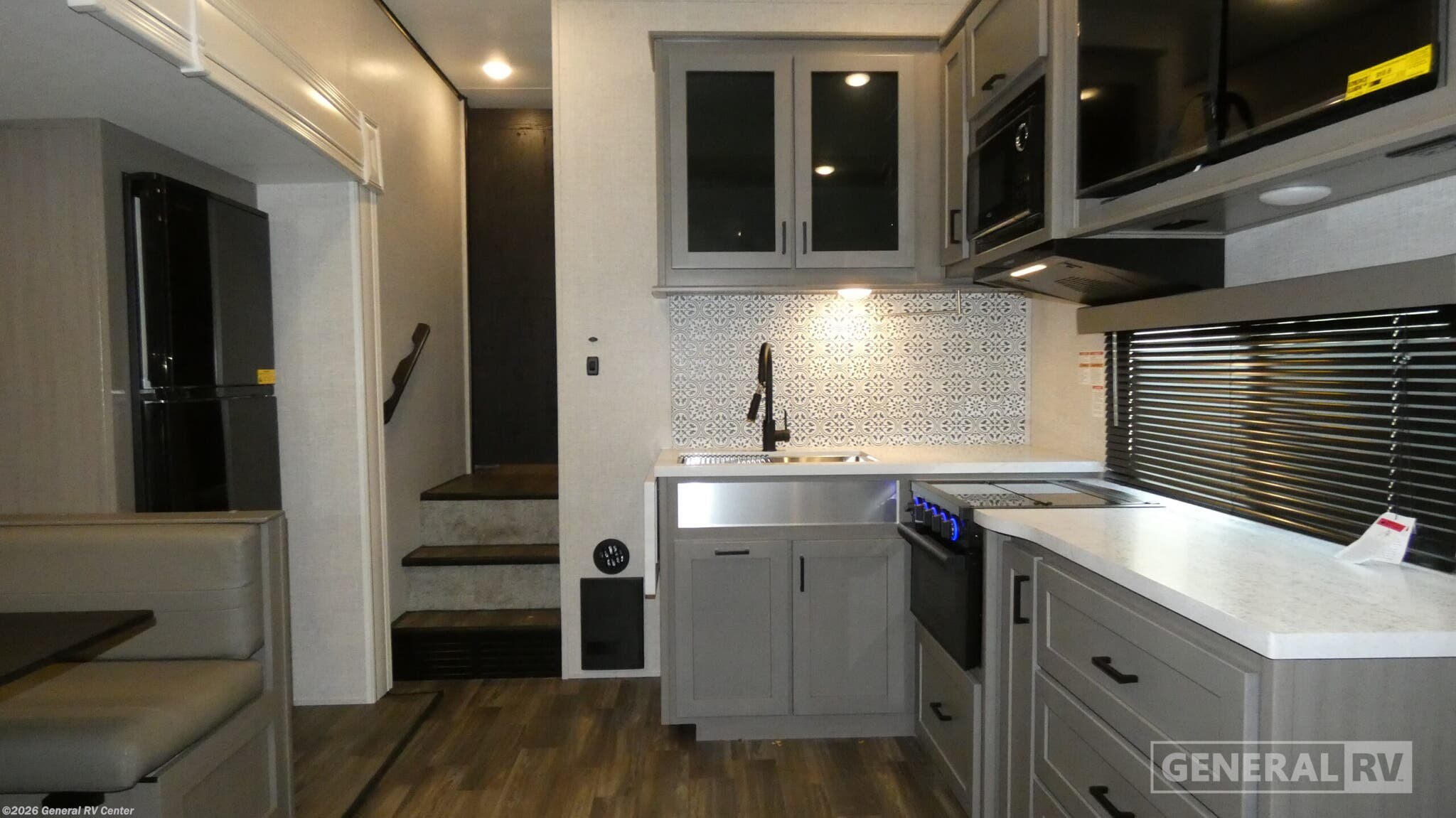 Used 2024 Starcraft GSL Light Duty 274BHS available in Wixom, Michigan