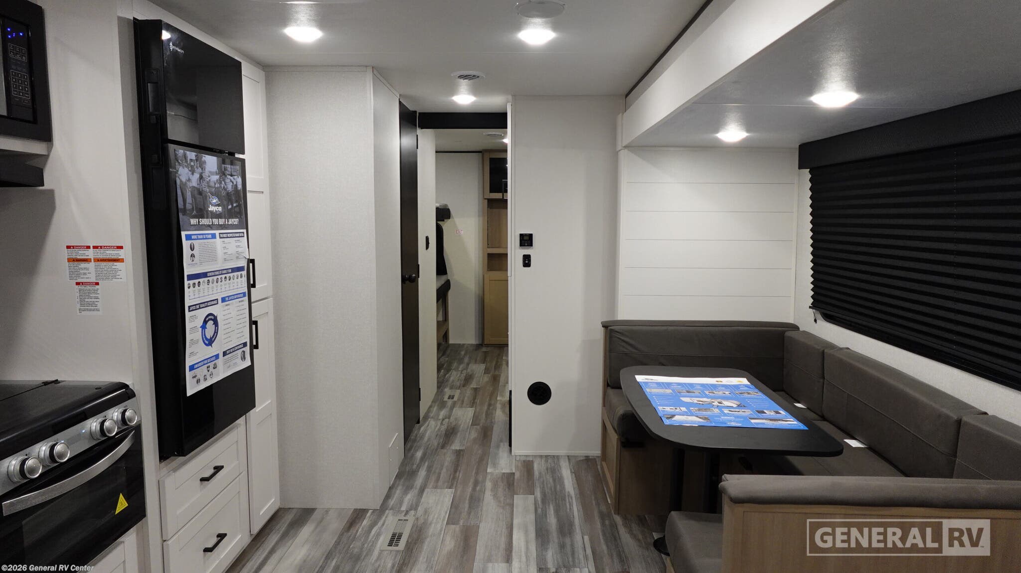 2026 Jayco Jay Flight SLX 321BDS - New Travel Trailer For Sale by General RV Center in Wixom, Michigan