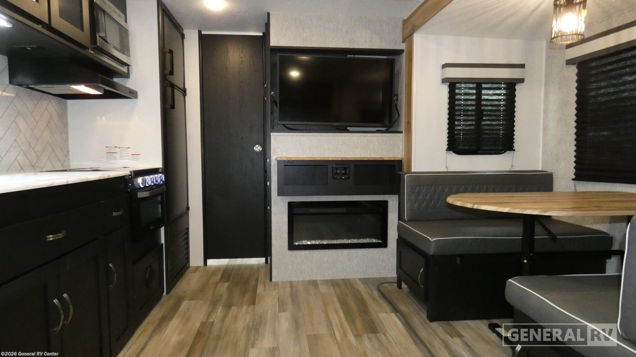 2023 Coachmen Freedom Express 252RBS - Used Travel Trailer For Sale by General RV Center in Wixom, Michigan