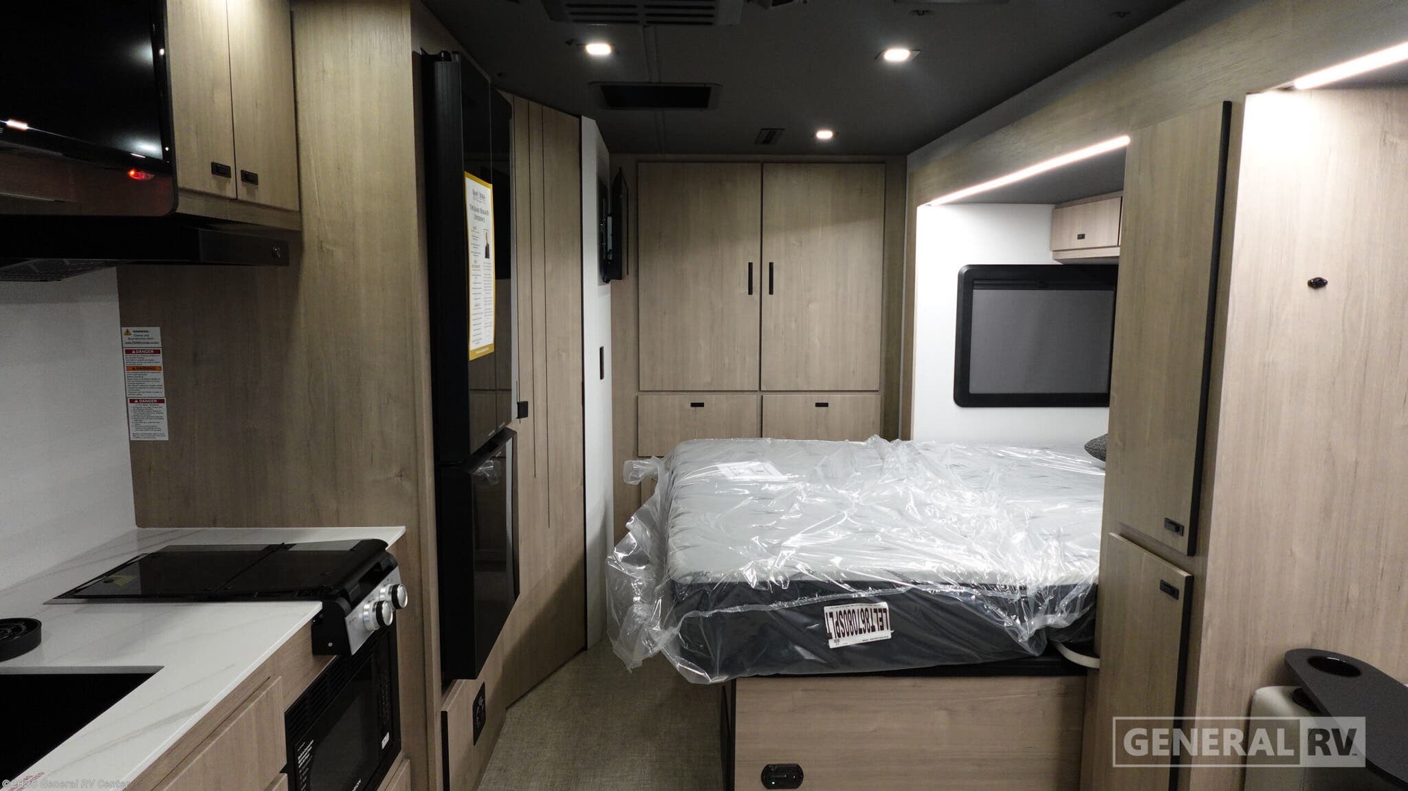 2026 Grand Design Lineage Series M 25FW - New Class C For Sale by General RV Center in Wixom, Michigan